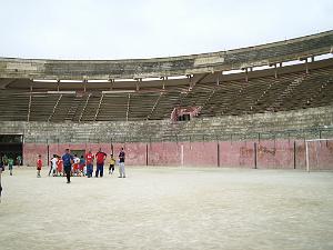 038-ORAN-Juin06-les arenes(terrain de foot aujord'hui)